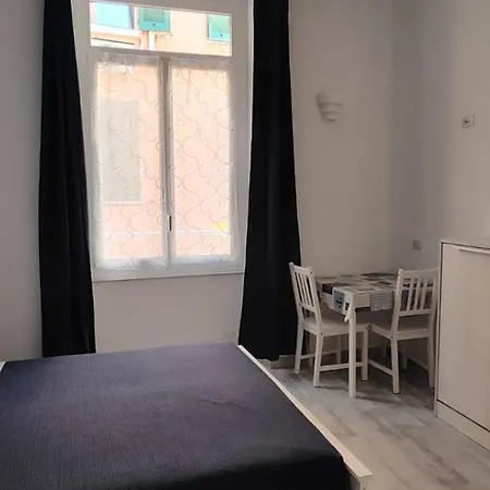 Le Quattro Stagioni Nocleg ze śniadaniem Genua